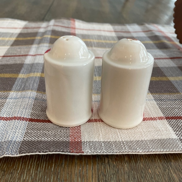 Vietri Hand Crafted In Italy Santa Salt & Pepper Shakers - Picture 5 of 6